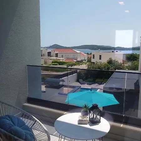 Villa Maris 1 *